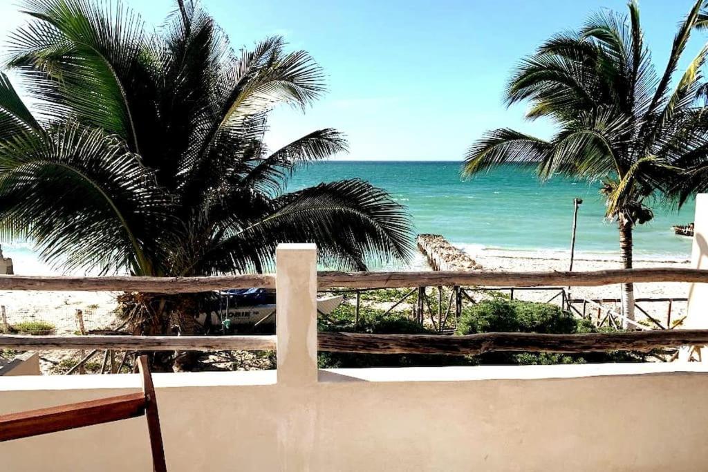 Oceanfront Casita Coral Apartment Chelem Bagian luar foto