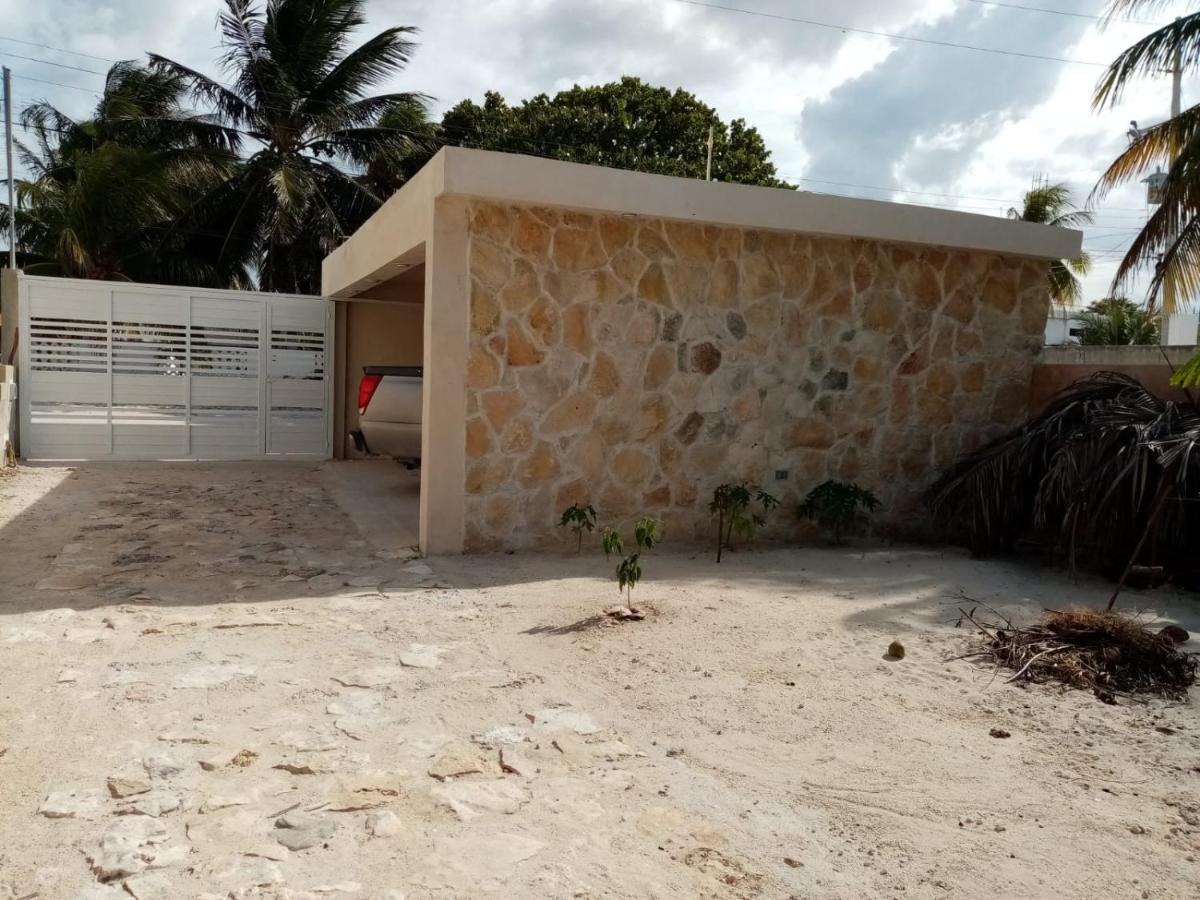 Oceanfront Casita Coral Apartment Chelem Bagian luar foto